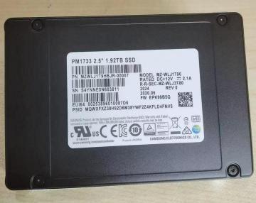 MZWLJ1T9HBJR-00007 Ổ cứng SSD 1.92TB Samsung PM1733 2.5 NVMe PCIe4 x4